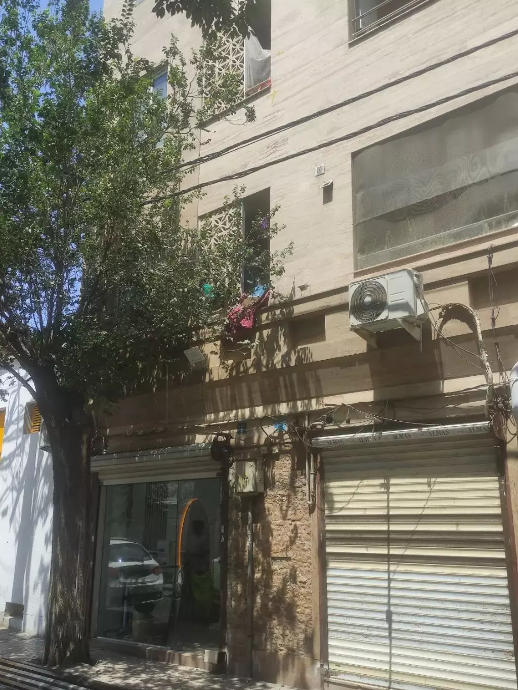 فروش اداری و تجاری 26 متری در صاحب الزمان