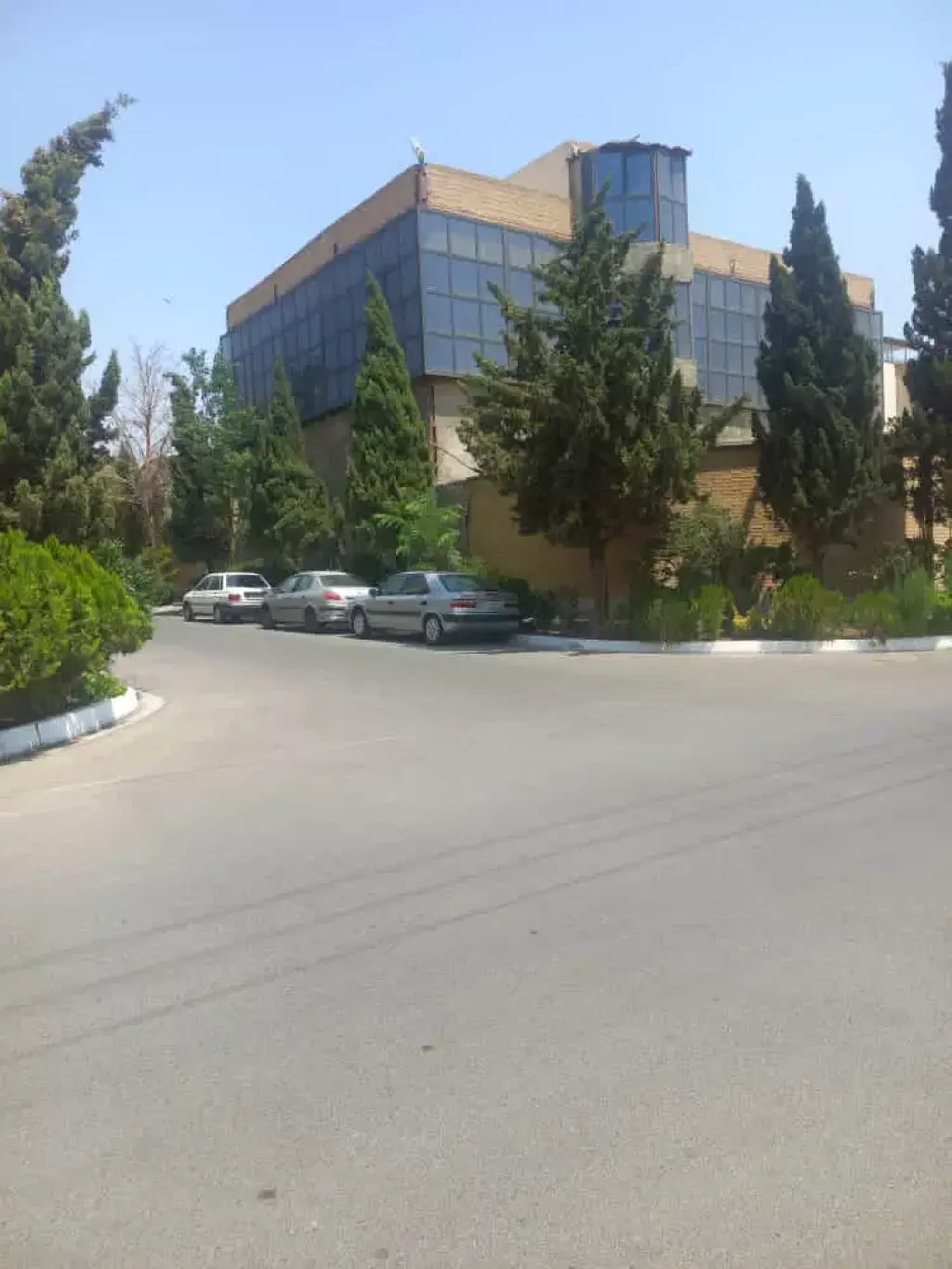 اجاره اداری و تجاری 600 متری در شهرک غزالی
