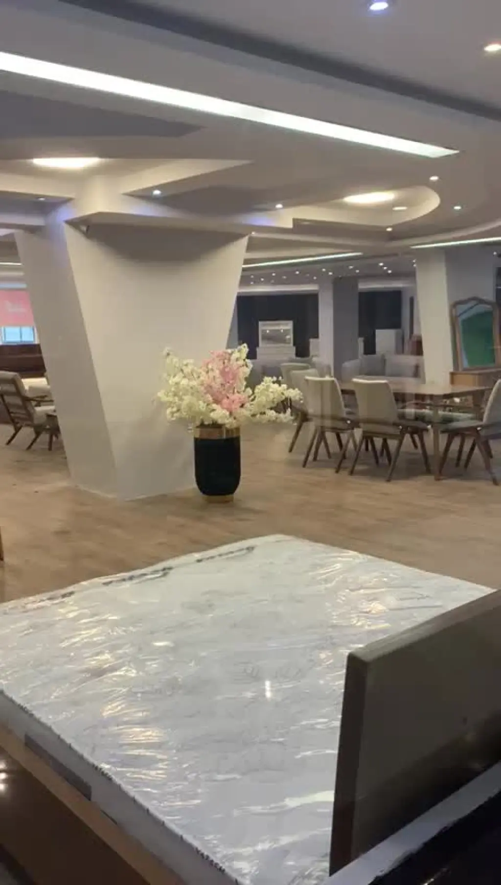 اجاره اداری و تجاری 380 متری در پونک