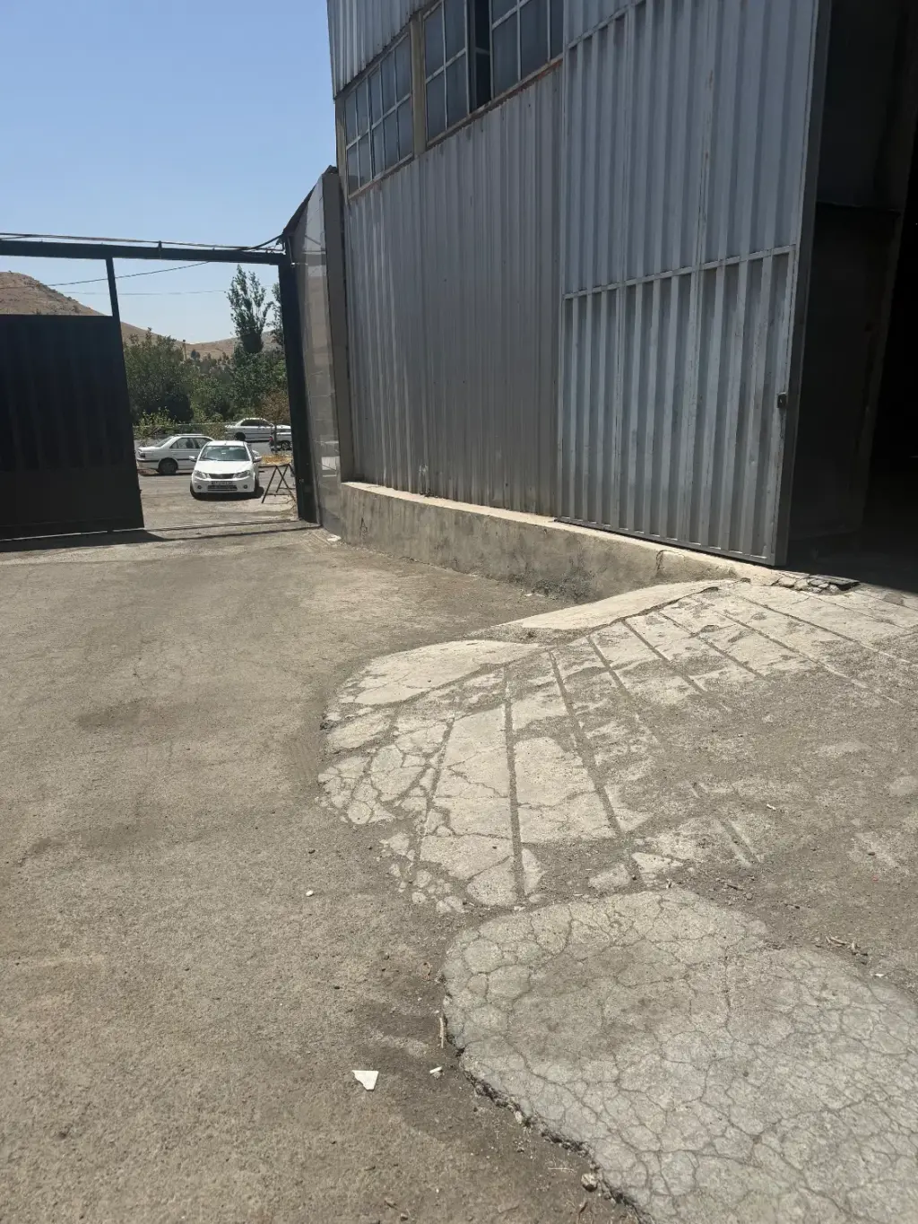 اجاره اداری و تجاری 300 متری در شهرک امام خمینی