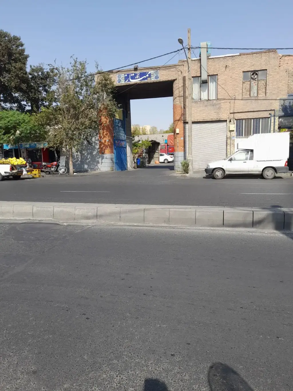 فروش اداری و تجاری 1600 متری در هرندی