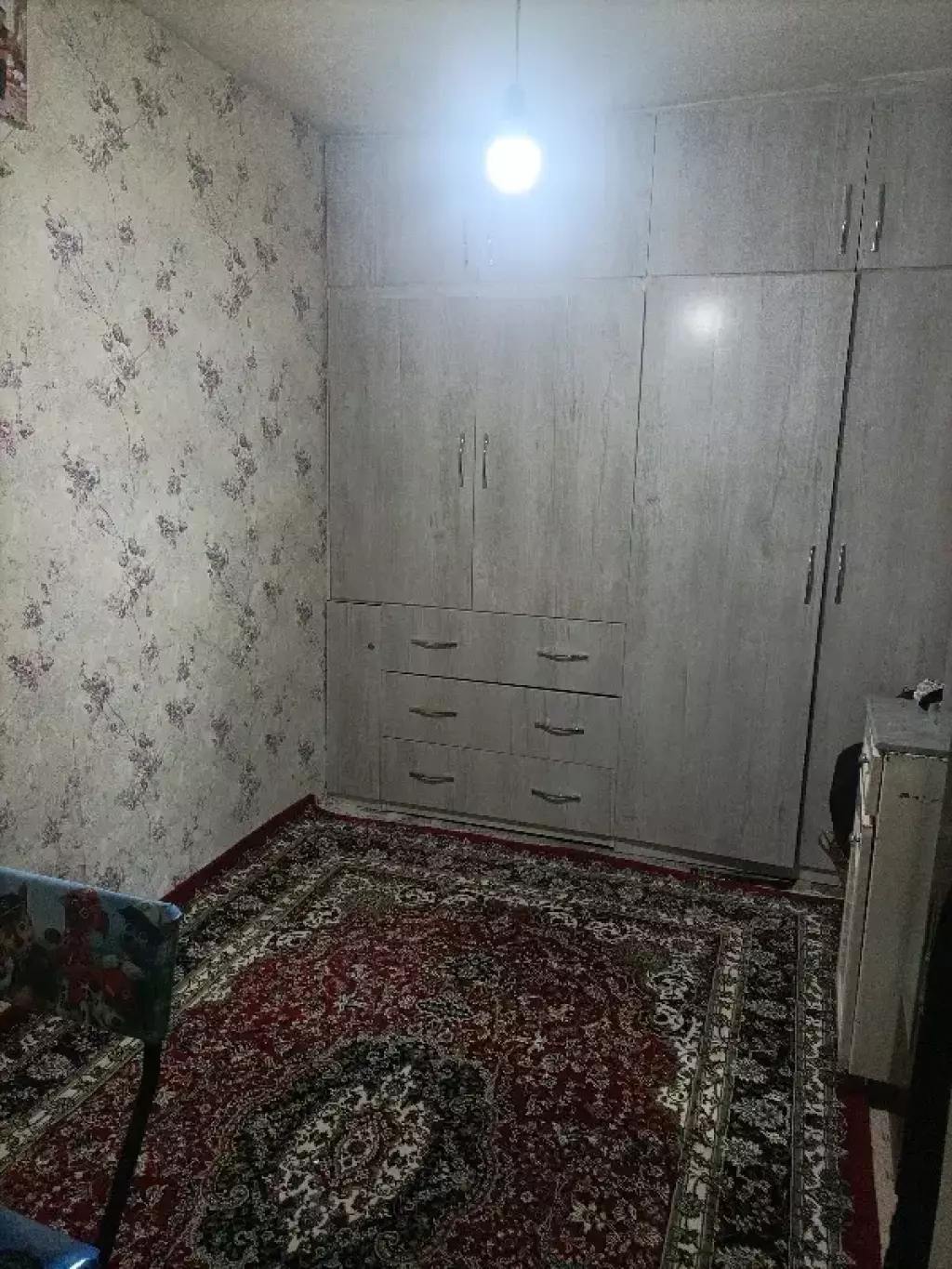 واحد مسکونی هم کف صدوبیست متر