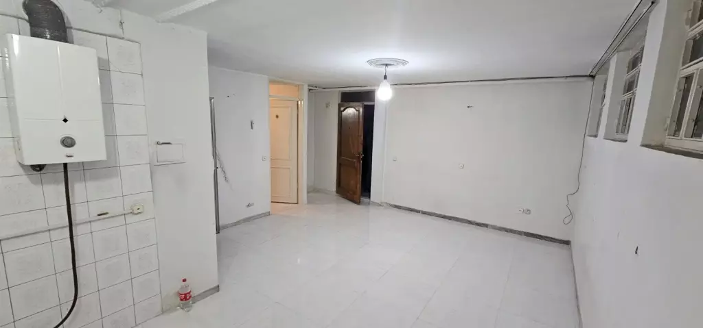 زیر همکف 44 متر اسکندری