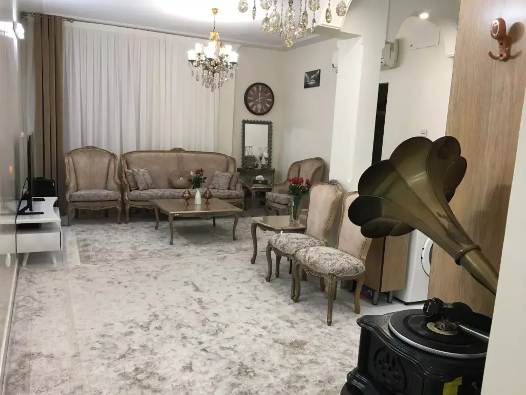 52 متری خوش نقشه با پارکینگ